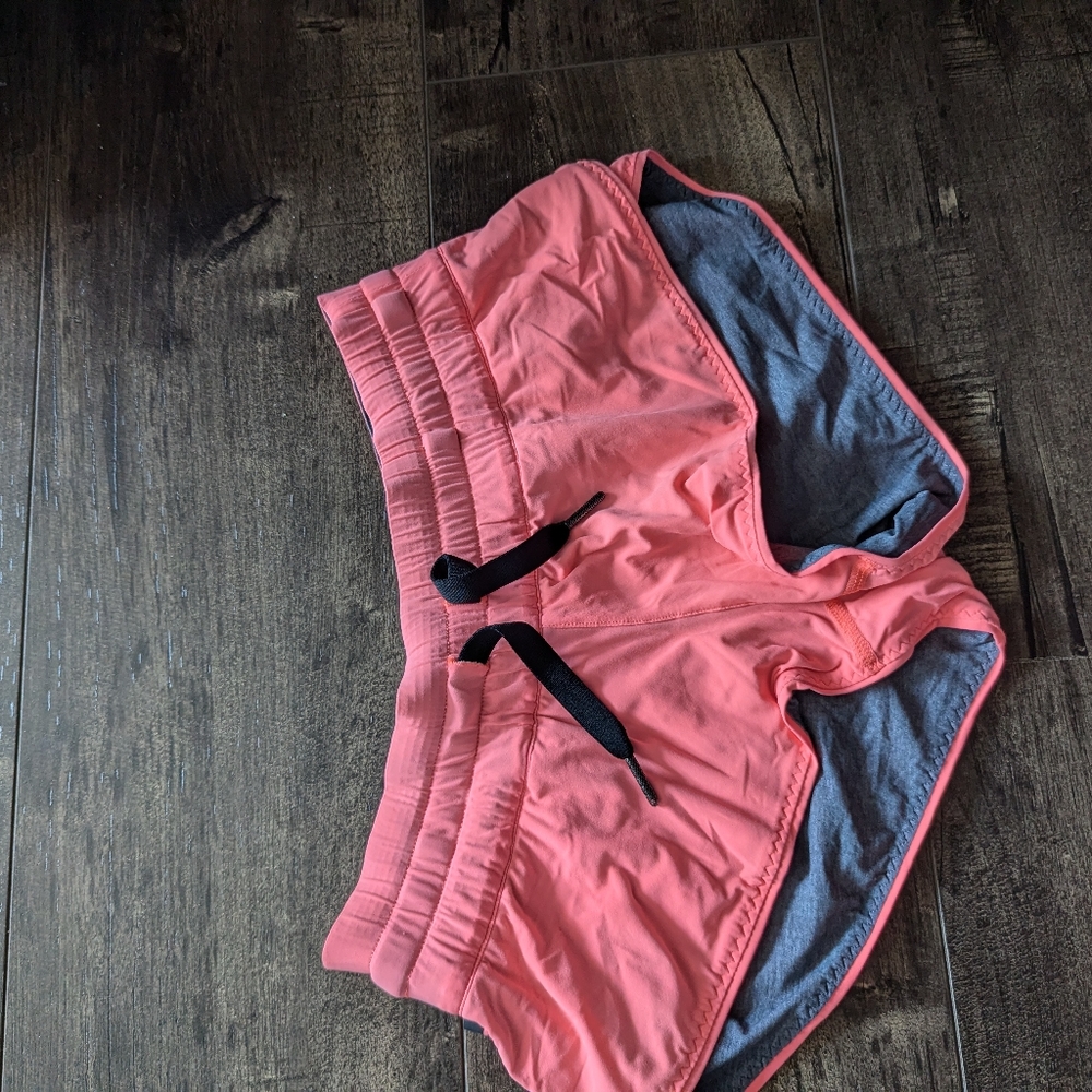 Lululemon swim shorts paddle boarding size 4 reversible. Water sports.